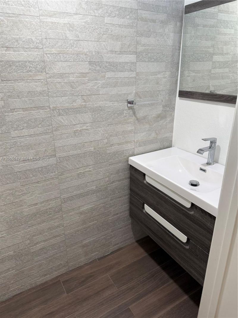 15069 SW 9th Way , Miami, FL 33194 Photo