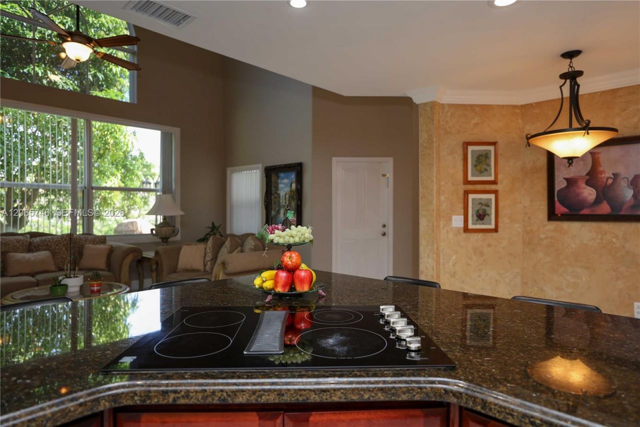 843 NW 131st Ave, Sunrise, FL 33325 Photo