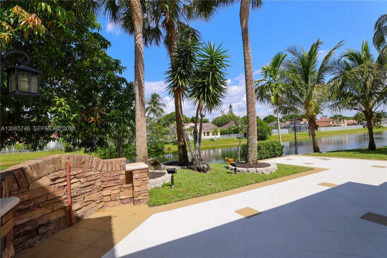 843 NW 131st Ave, Sunrise, FL 33325 Photo