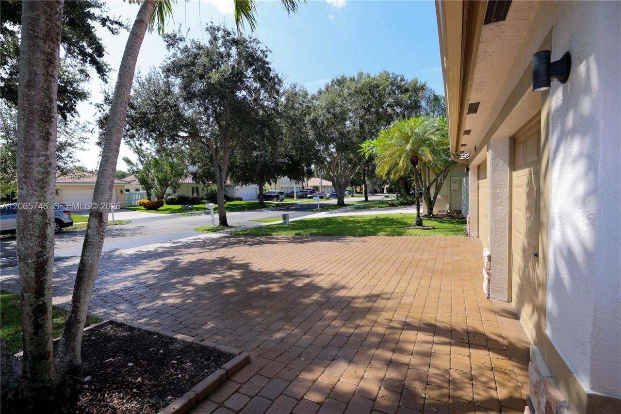 843 NW 131st Ave, Sunrise, FL 33325 Photo