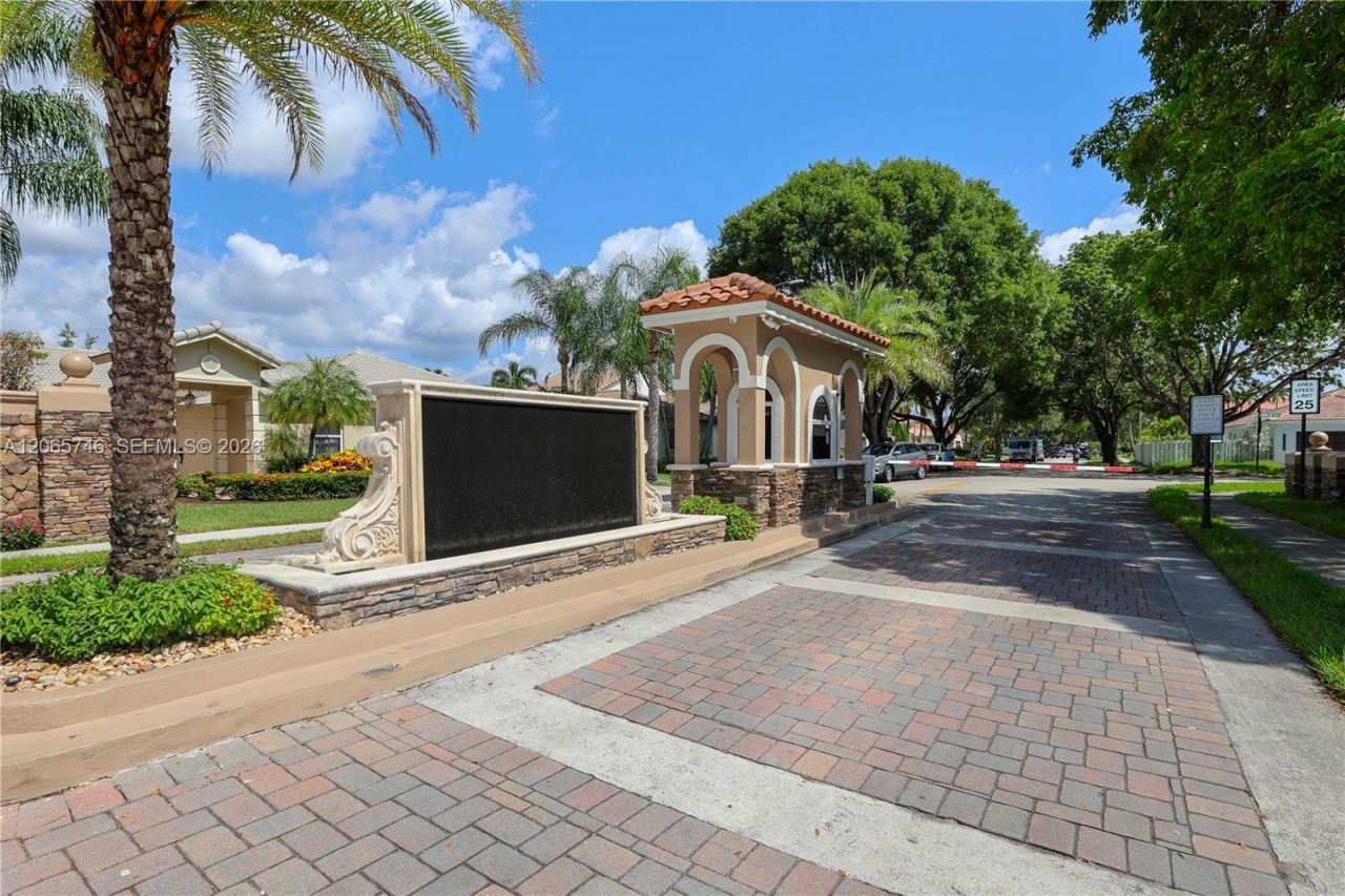 843 NW 131st Ave, Sunrise, FL 33325 Photo