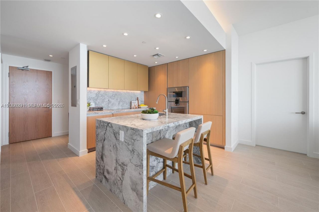 500 Alton, Unit 3304, Miami Beach, FL 33139 Photo