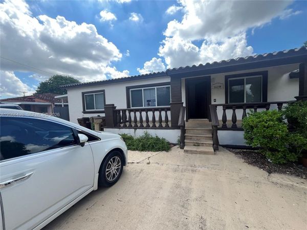 160 W 60th St , Hialeah, FL 33012