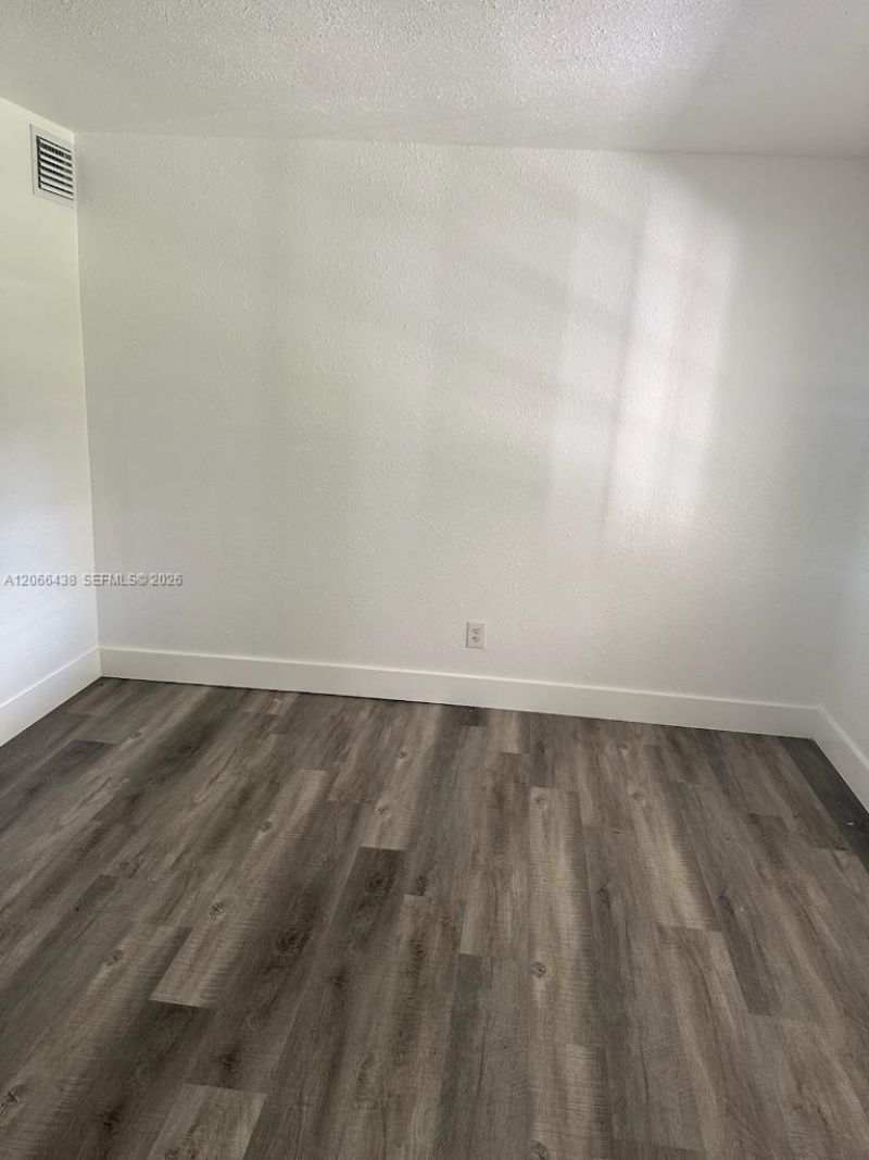160 W 60th St, Hialeah, FL 33012 Photo