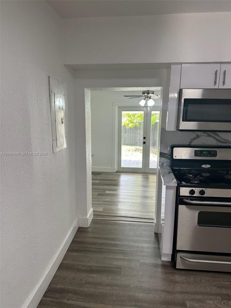 160 W 60th St, Hialeah, FL 33012 Photo