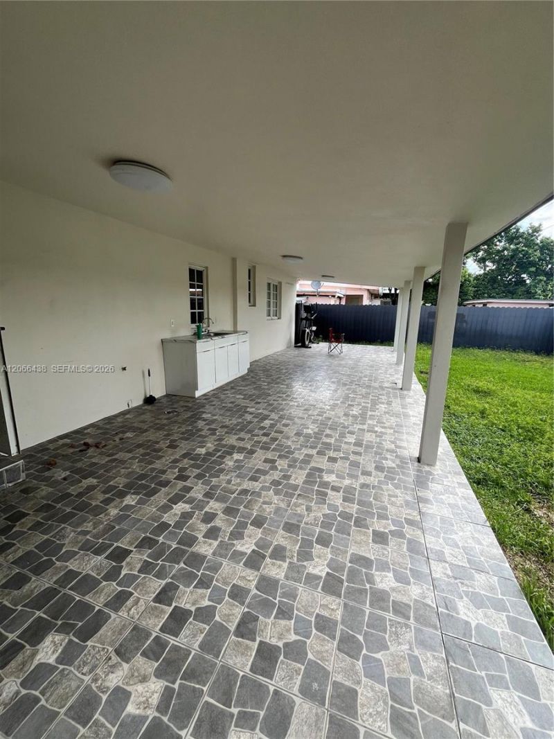 160 W 60th St, Hialeah, FL 33012 Photo