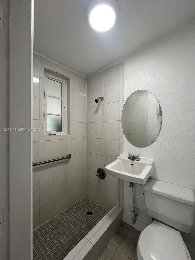 160 W 60th St, Hialeah, FL 33012 Photo