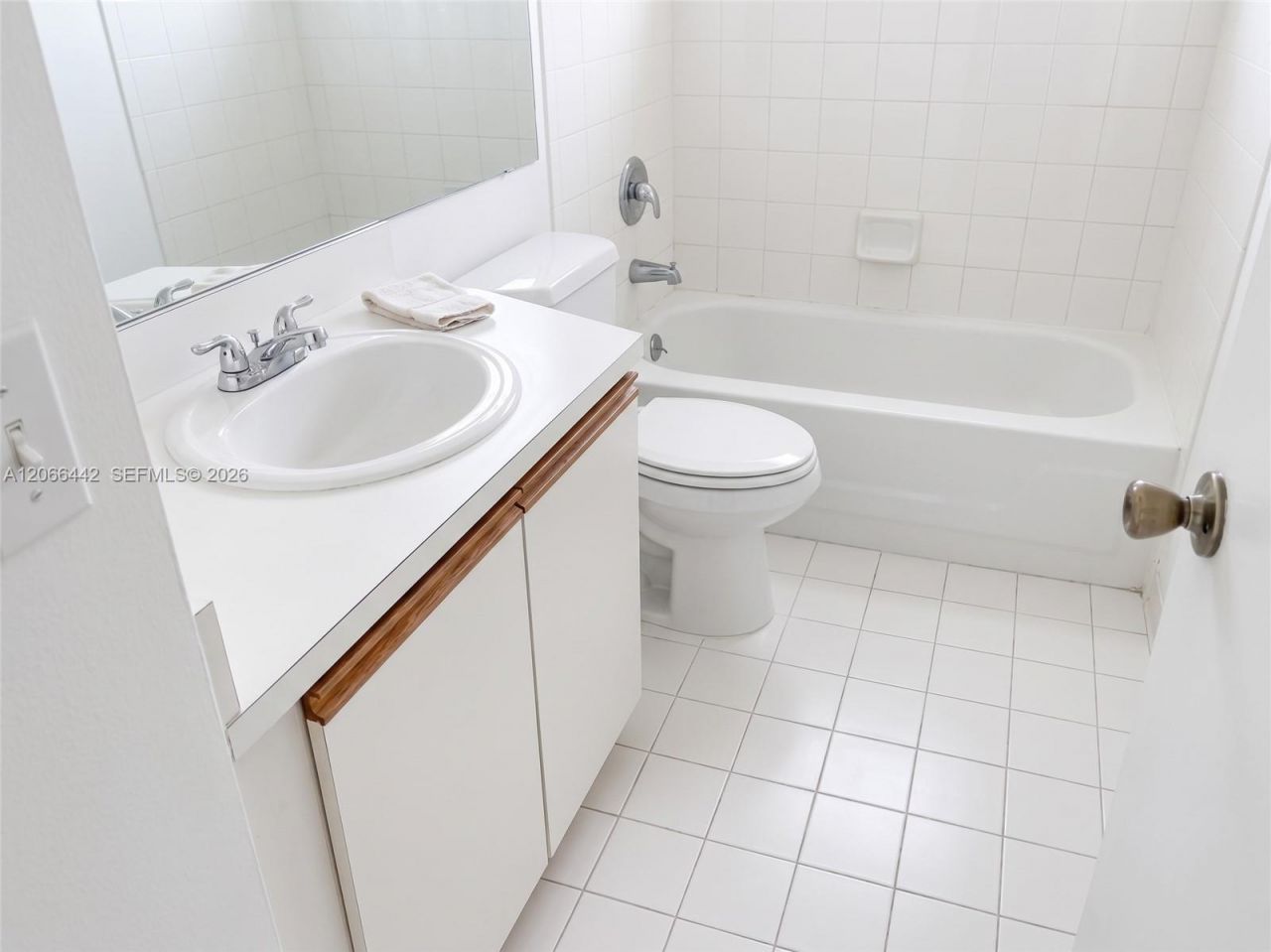 6910 NW 173rd Dr, Unit 1008, Hialeah, FL 33015 Photo