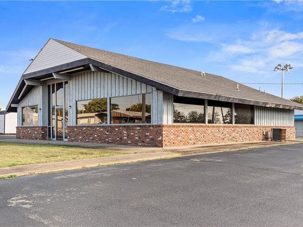1419 W Austin Boulevard, Nevada, MO 64772