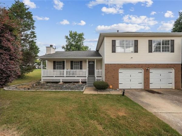 5342 Reuben Court , Ellenwood, GA 30294