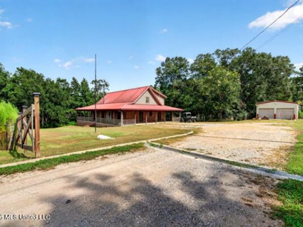 33 Saddle Up Trail, Carriere, MS 39426