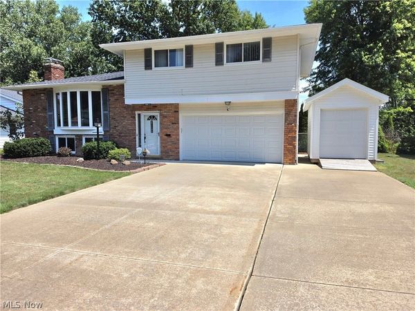 7095 Hoover Drive, Mentor, OH 44060