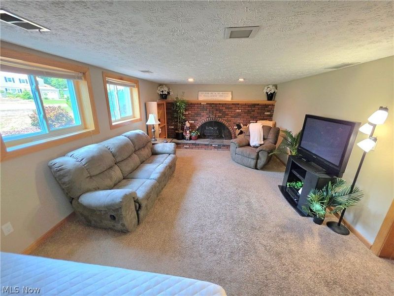 7095 Hoover Drive, Mentor, OH 44060 Photo 3