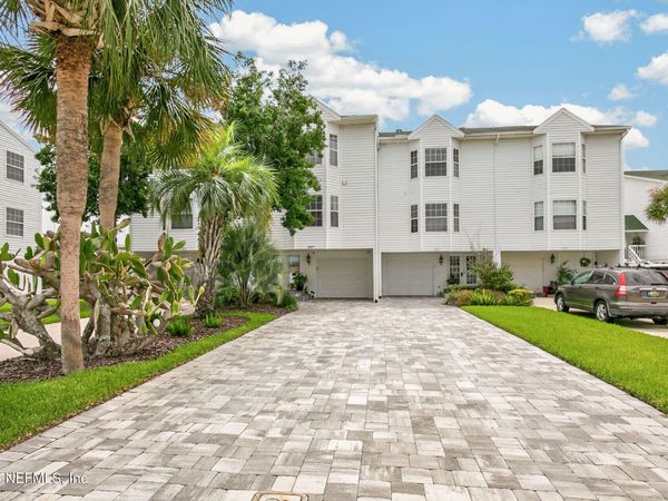 3331 LIGHTHOUSE POINT Lane, Jacksonville, FL 32250