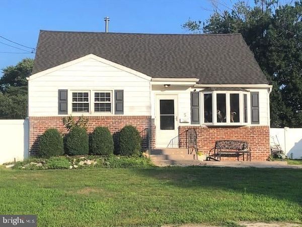 5 CLOVERDALE ROAD, BLACKWOOD, NJ 08012