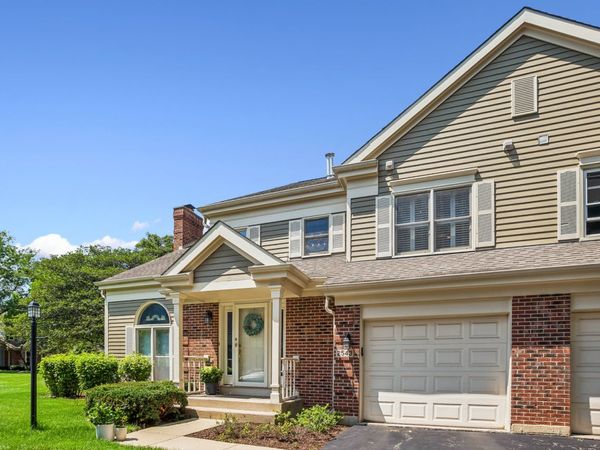 2543 E Hunter Drive , Arlington Heights, IL 60004