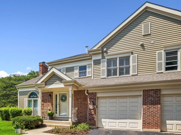 2543 E Hunter Drive , Arlington Heights, IL 60004