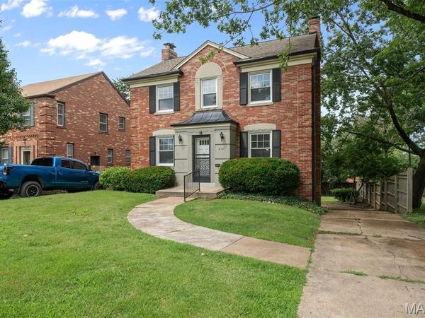 8105 Delmar Boulevard, University City, MO 63130