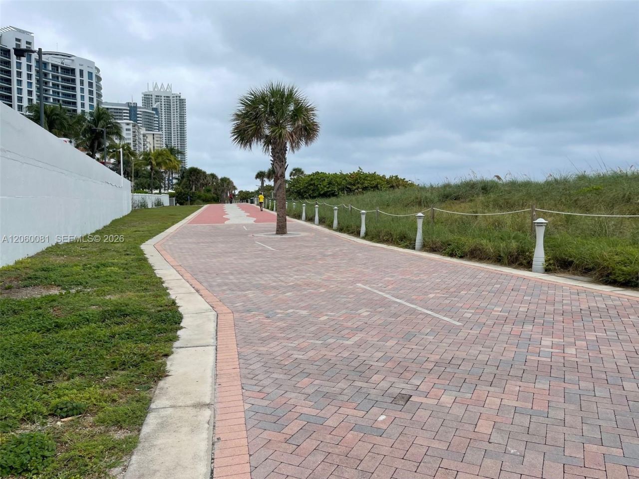 5825 Collins Ave , Unit 7B, Miami Beach, FL 33140 Photo