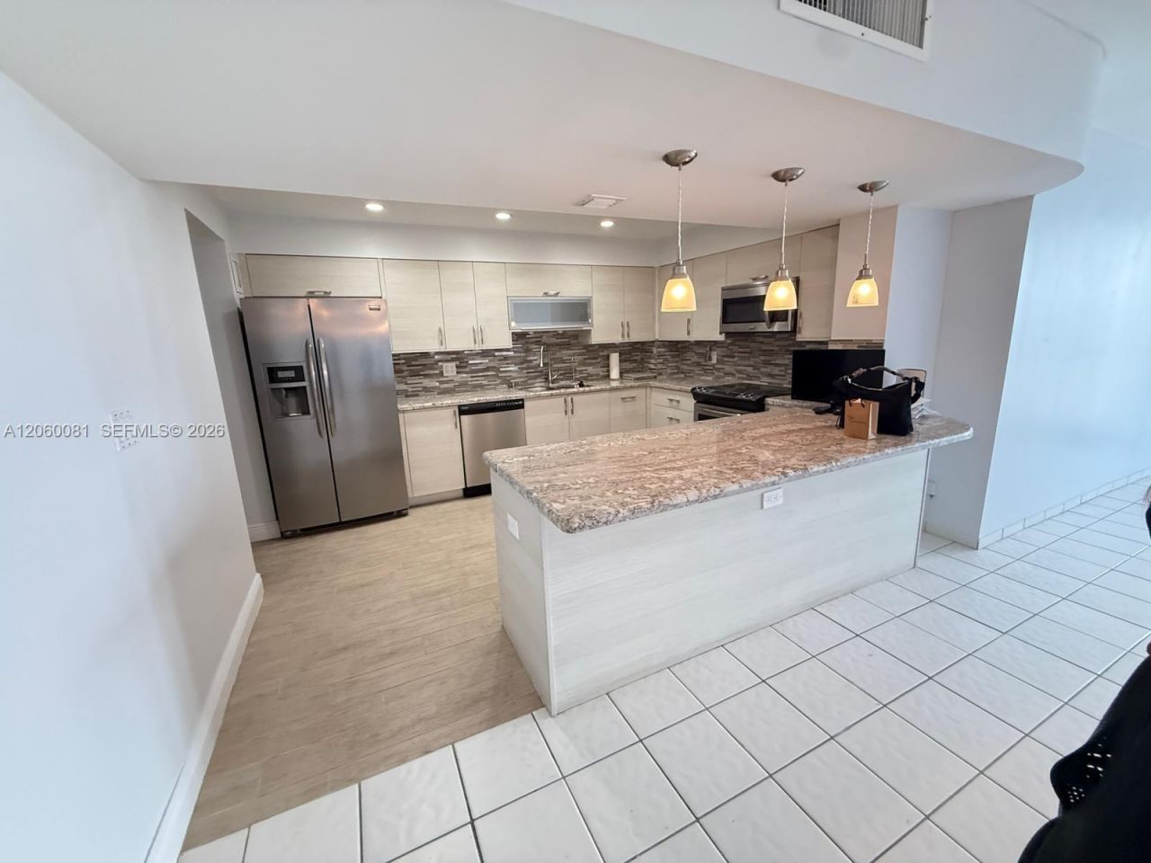 5825 Collins Ave , Unit 7B, Miami Beach, FL 33140 Photo