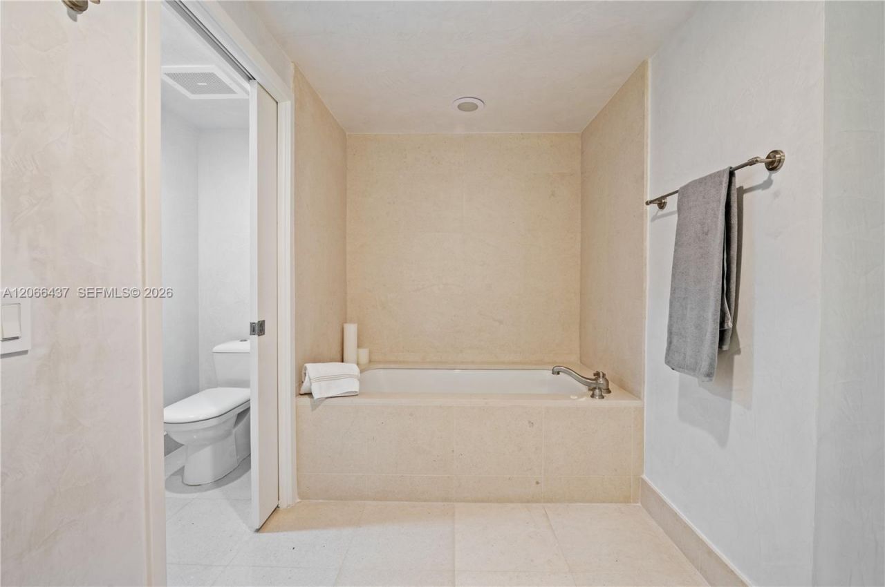 6899 Collins Ave, Unit 702, Miami Beach, FL 33141 Photo