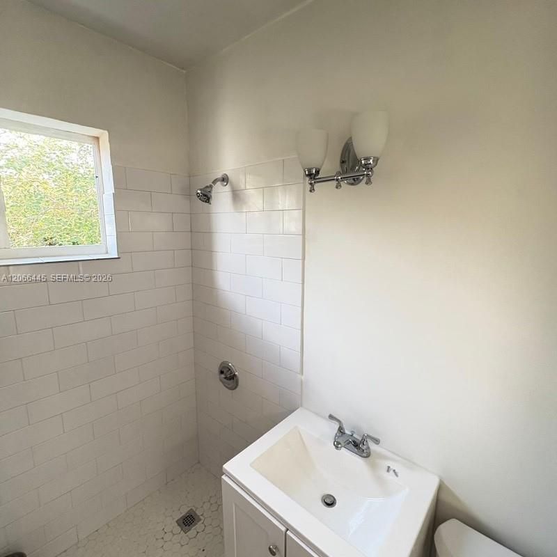 1000 Biarritz Dr , Unit 3, Miami Beach, FL 33141 Photo