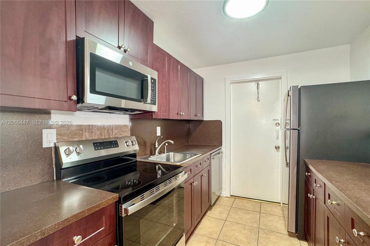 13898 SW 90th Ave , Unit 204-EE, Miami, FL 33176 Photo