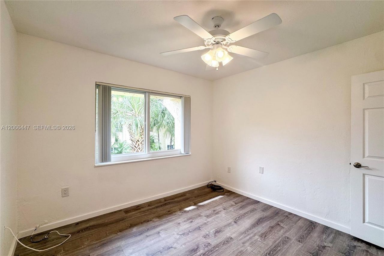 13898 SW 90th Ave , Unit 204-EE, Miami, FL 33176 Photo