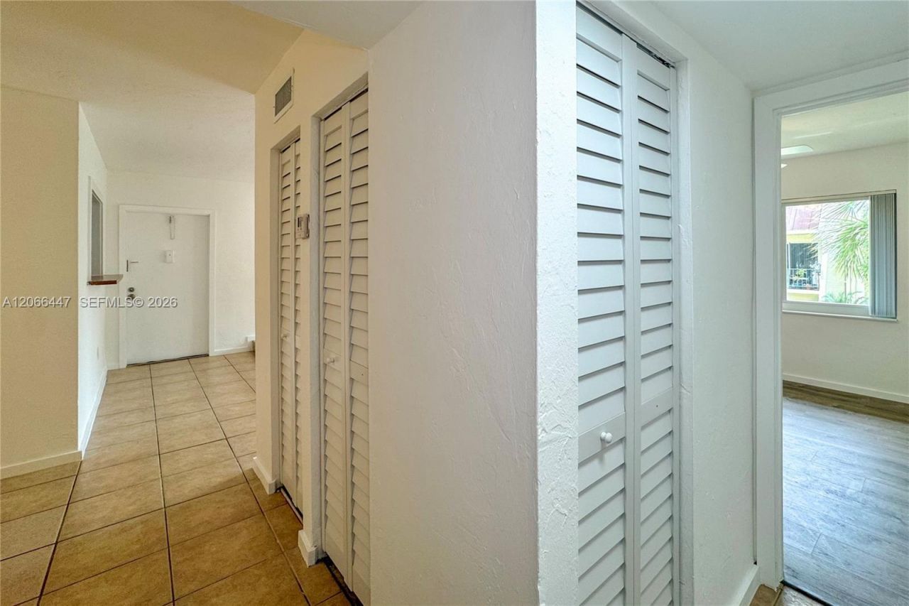 13898 SW 90th Ave , Unit 204-EE, Miami, FL 33176 Photo