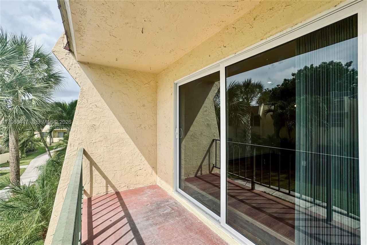 13898 SW 90th Ave , Unit 204-EE, Miami, FL 33176 Photo