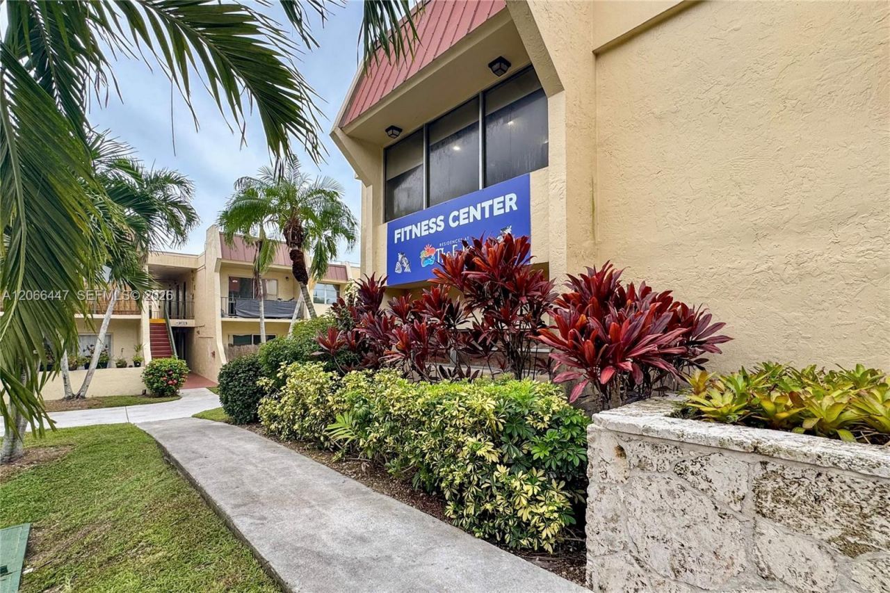 13898 SW 90th Ave , Unit 204-EE, Miami, FL 33176 Photo