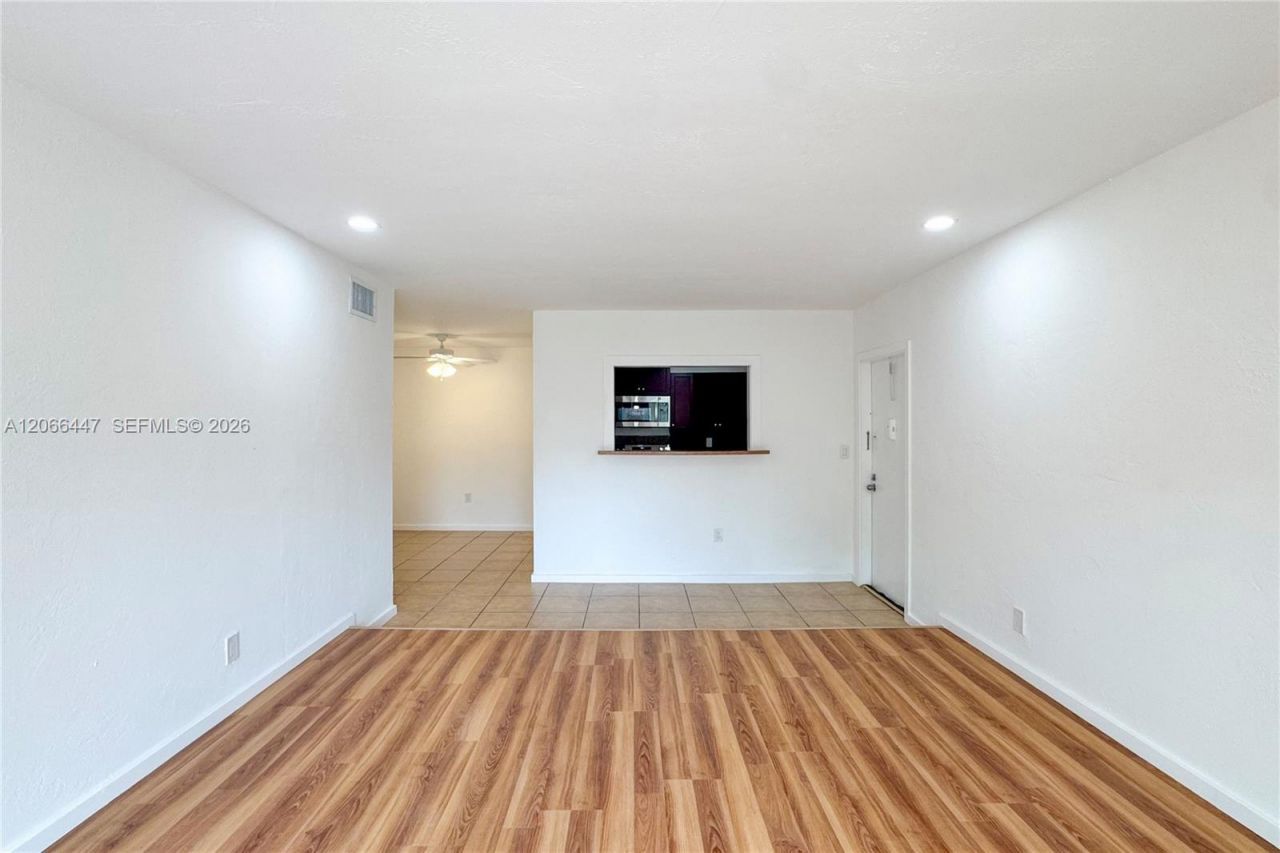 13898 SW 90th Ave , Unit 204-EE, Miami, FL 33176 Photo