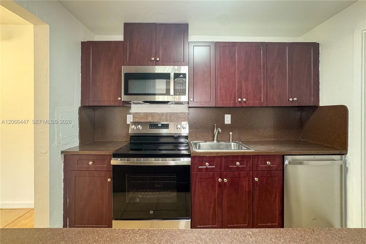 13898 SW 90th Ave , Unit 204-EE, Miami, FL 33176 Photo