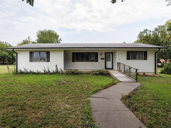 324 N 8th Street, Fredonia, KS 66736