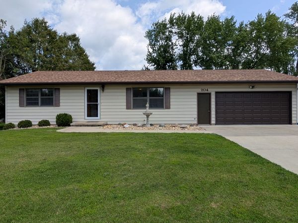 204 Hickory Drive , Lena, IL 61048