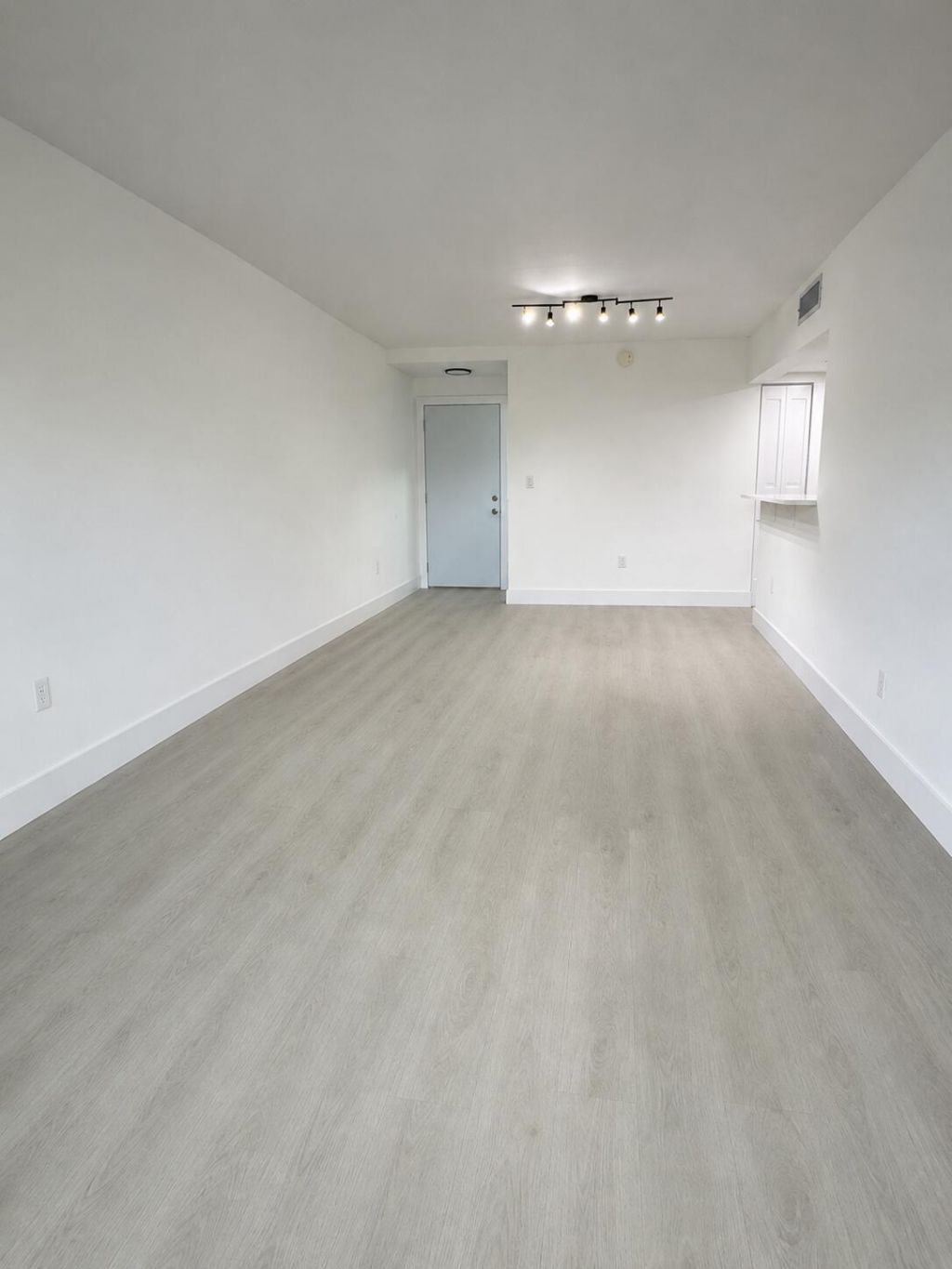 10229 NW 9th St Circle, Unit 103, Miami, FL 33172 Photo