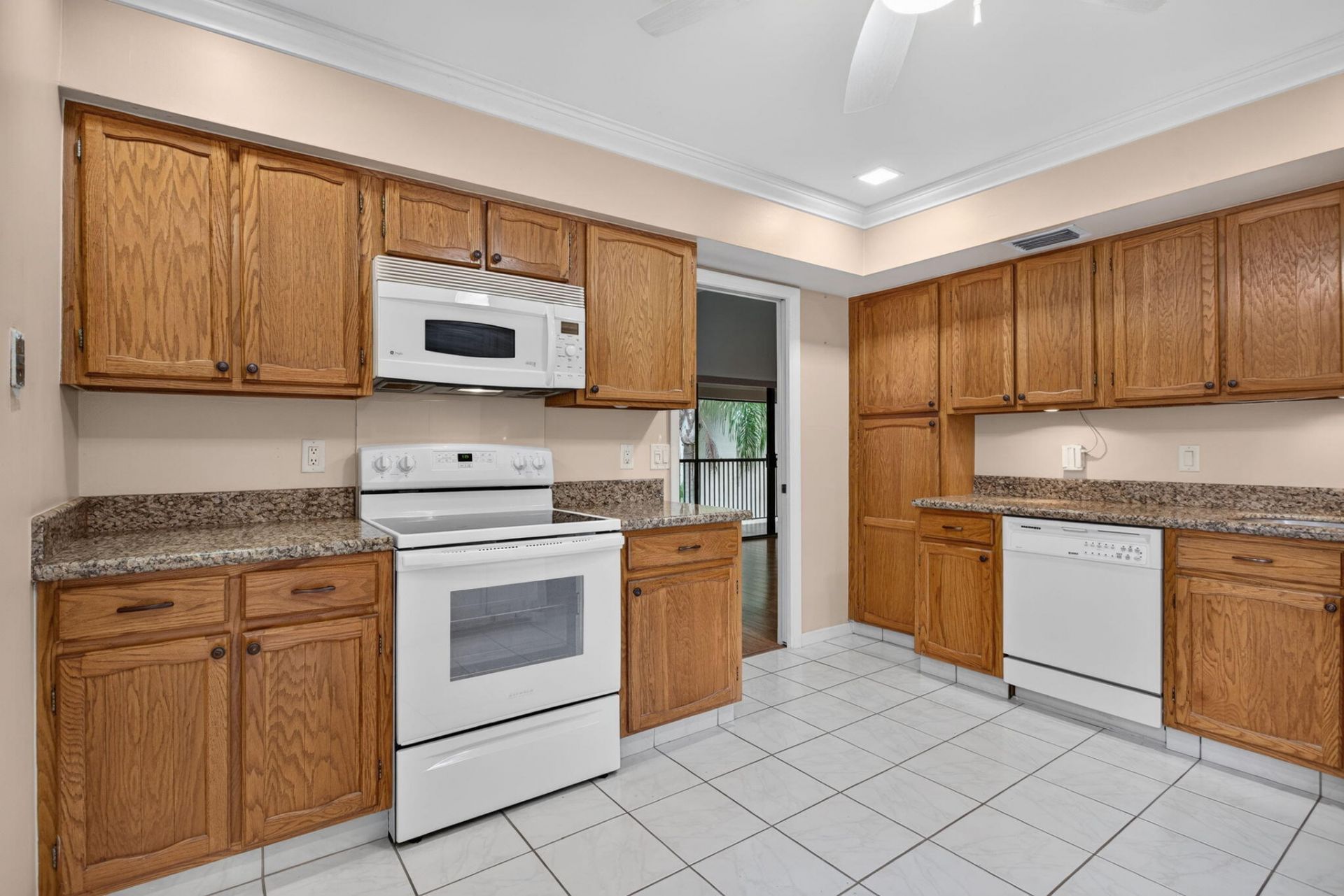 6421 Pumpkin Seed Circle, Unit 217, Boca Raton, FL 33433 Photo