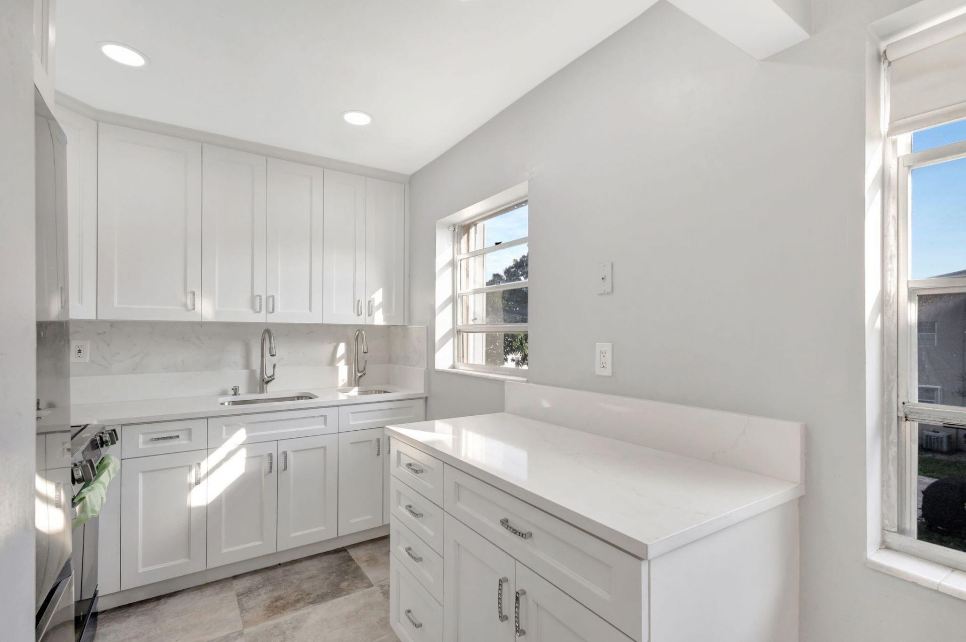 121 Bedford E, West Palm Beach, FL 33417 Photo