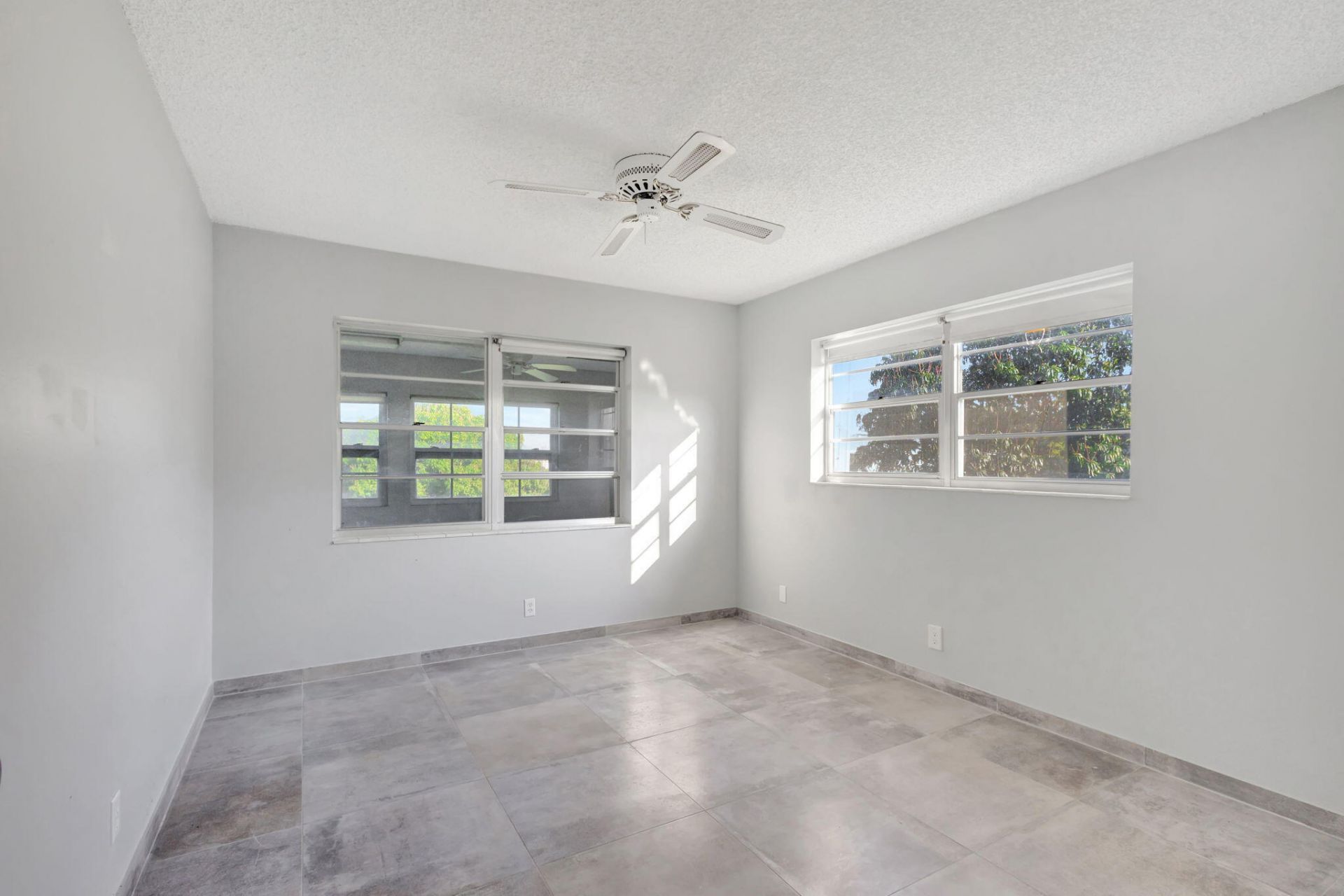 121 Bedford E, West Palm Beach, FL 33417 Photo