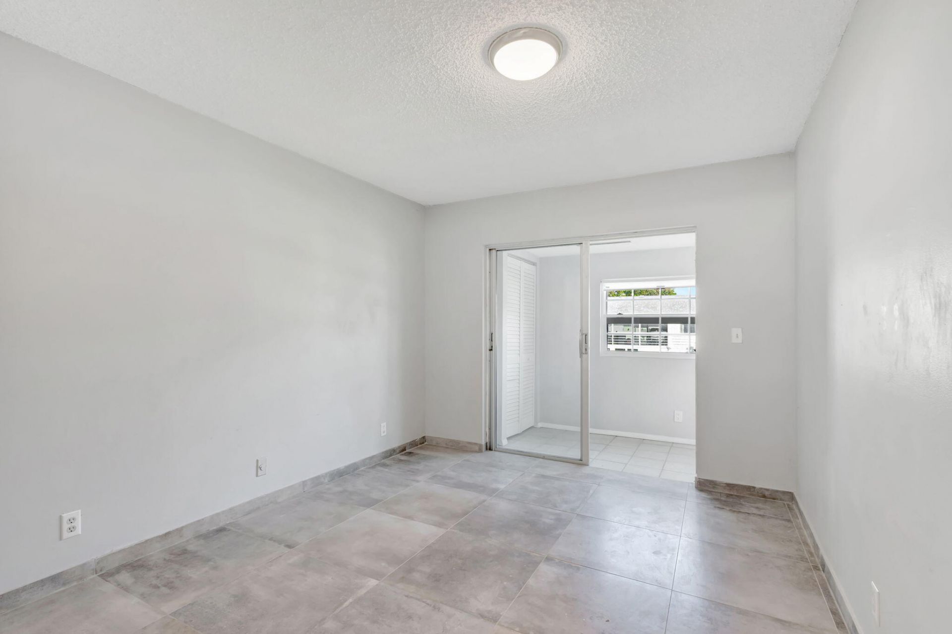 121 Bedford E, West Palm Beach, FL 33417 Photo