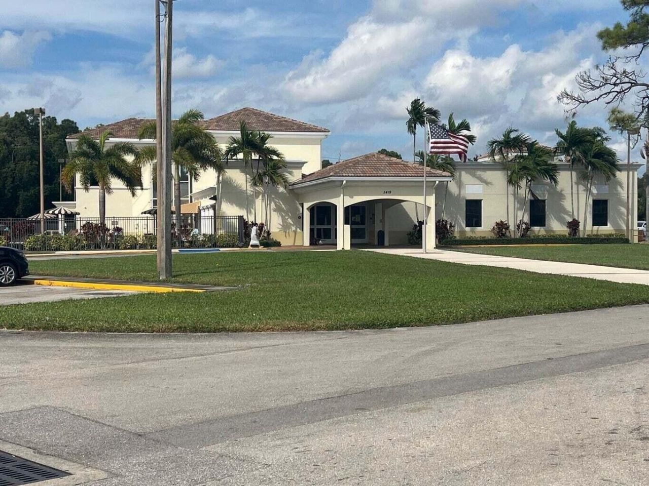 121 Bedford E, West Palm Beach, FL 33417 Photo