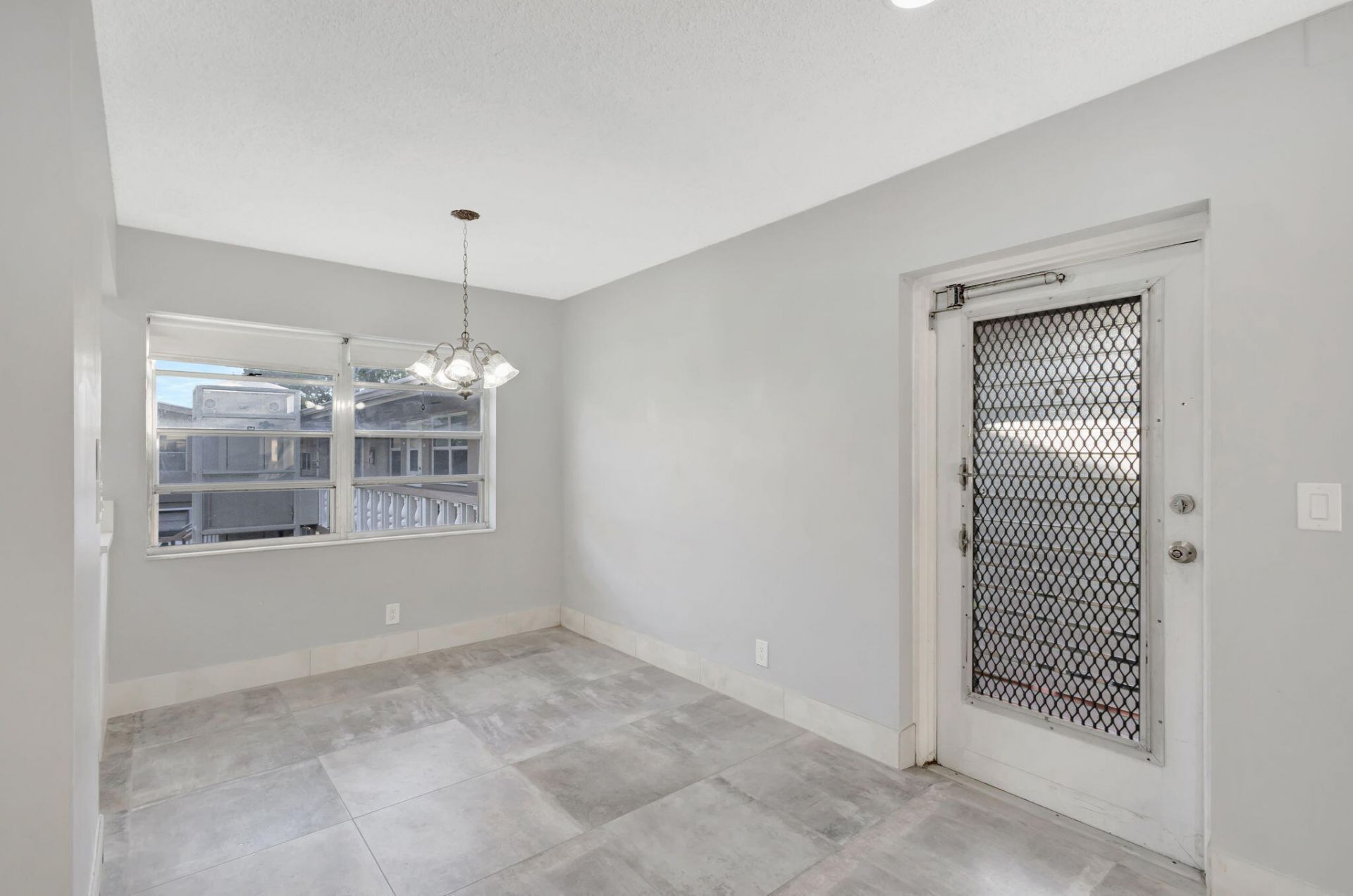121 Bedford E, West Palm Beach, FL 33417 Photo
