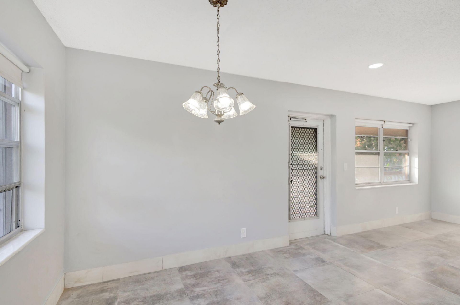 121 Bedford E, West Palm Beach, FL 33417 Photo