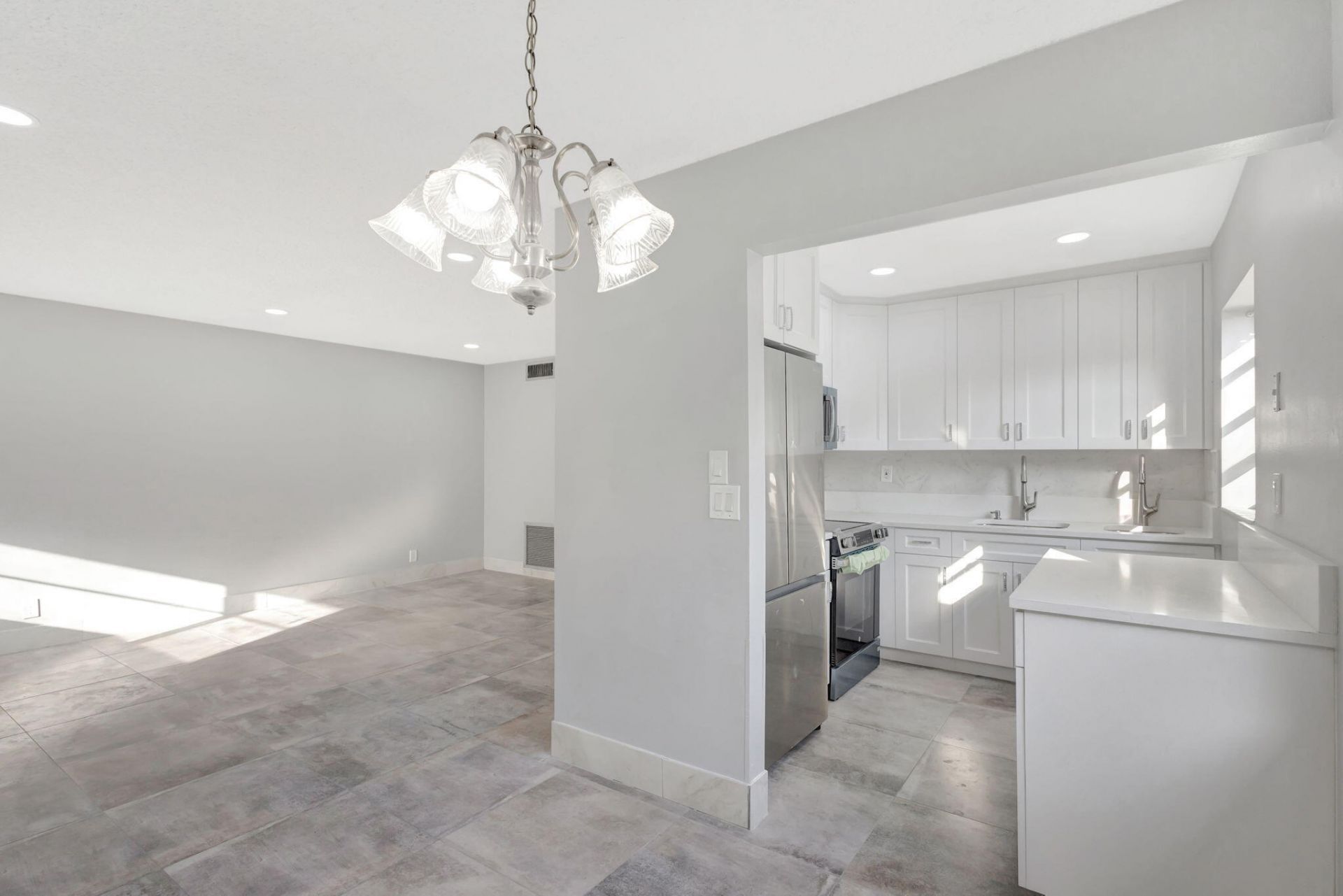 121 Bedford E, West Palm Beach, FL 33417 Photo