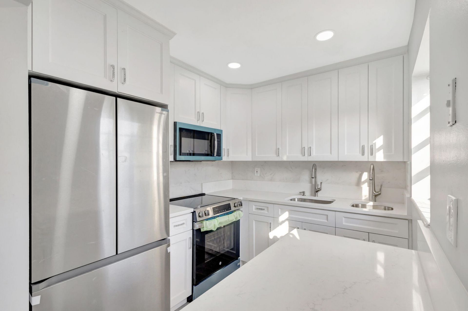 121 Bedford E, West Palm Beach, FL 33417 Photo