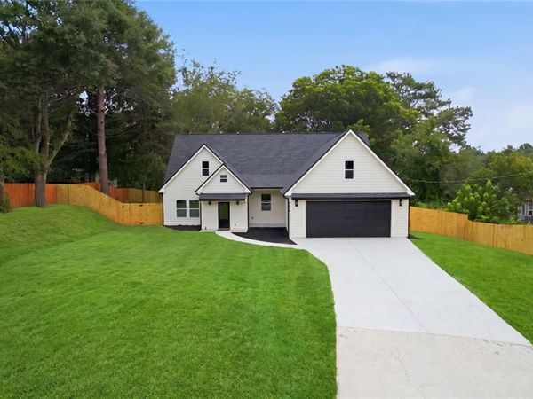 4228 Leola Road , Douglasville, GA 30135