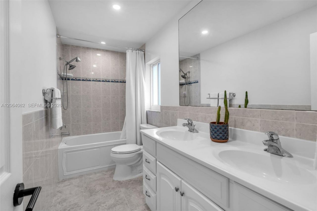10661 NW 43rd Ct, Coral Springs, FL 33065 Photo