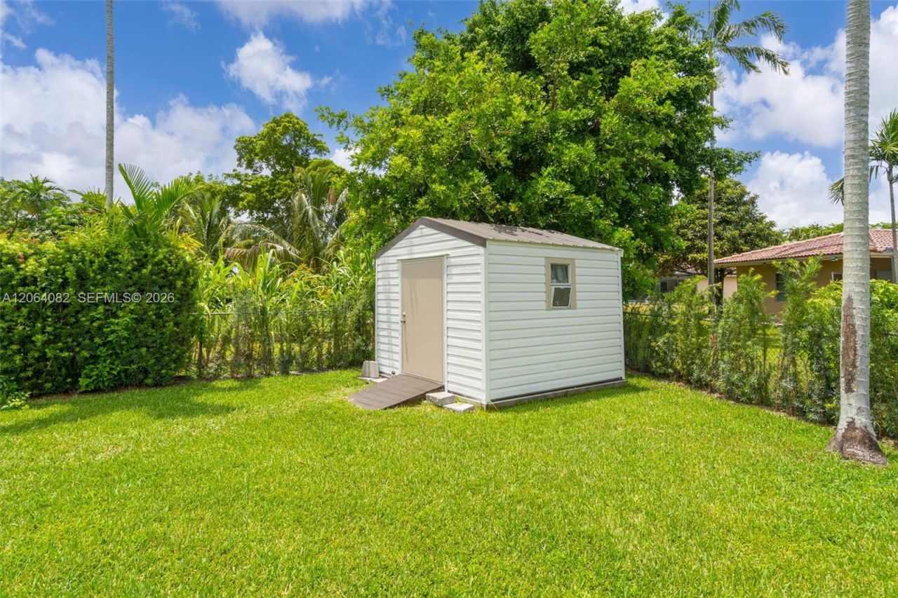 10661 NW 43rd Ct, Coral Springs, FL 33065 Photo