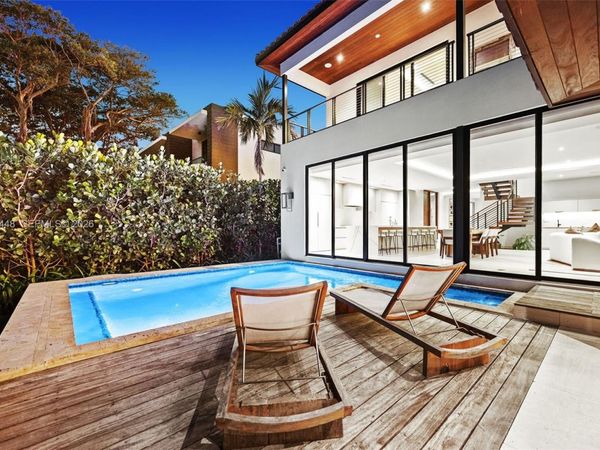 5831 Alton Rd , Miami Beach, FL 33140