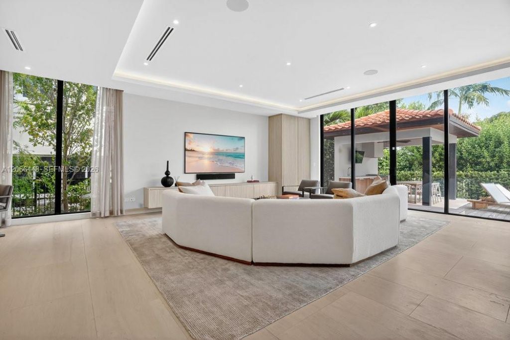 5831 Alton Rd , Miami Beach, FL 33140 Photo
